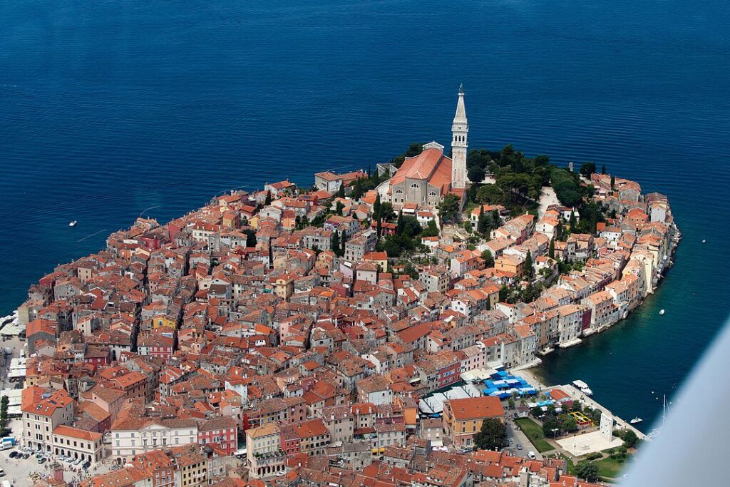 1080px-Town_of_Rovinj,_Croatia_(20063724820)